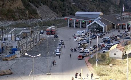 Без документів, житла, їжі: ексзасуджені з Херсонщини застрягли в Грузії