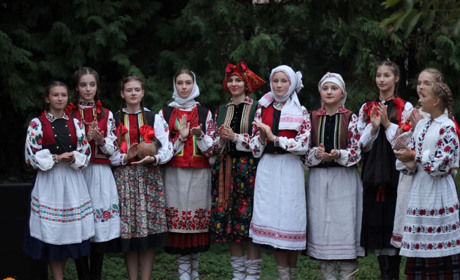 До Дня автентичного костюма в Сарнах проведуть безкоштовну тематичну фотосесію: як взяти участь