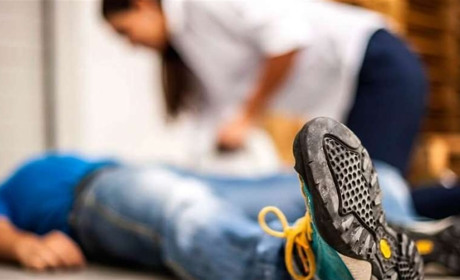 Людина знепритомніла поруч: що робити