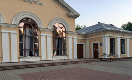 Кіровоградська обласна філармонія постраждала внаслідок нічної дронової атаки: що відомо