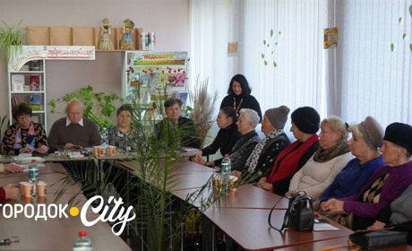 У Городку на презентації нового випуску альманаху «Медобори» зустрілися літератори Хмельниччини