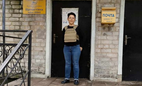 “Я вожу пенсії у прифронтові села” — працівниця Укрпошти розповіла про роботу у Волноваському районі