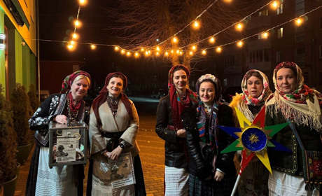 Звягельський ансамбль "Віра" колядками та щедрівками зібрав понад 21 тис. грн на дрони для ЗСУ