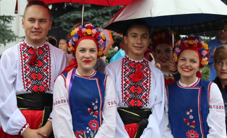 У Сватовому відкрився Всеукраїнський фестиваль «Слобожанський спас» — 10 областей, 500 учасників