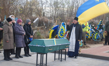 Назавжди в строю. У Шостці попрощались з водієм взводу протитанкових ракетних комплексів