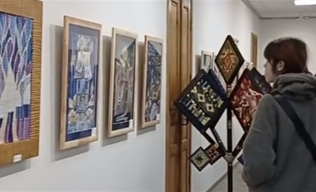У НІЖИНІ ЕКСПОНУЄТЬСЯ ВИСТАВКА ТВОРЧИХ РОБІТ "ДУХ РІЗДВА"