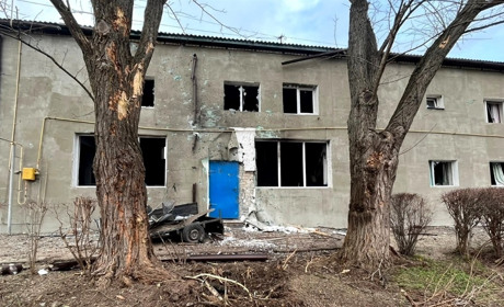 Окупанти продовжують обстрілювати Херсонщину: руйнують будинки та вбивають мирних жителів