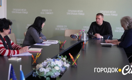 У Городку шукають кошти на цифровізацію архівів: що ще обговорили з представником РВА