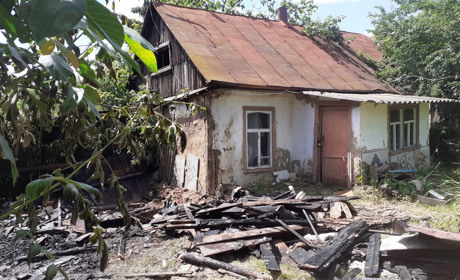 У Білопіллі горіла господарча споруда