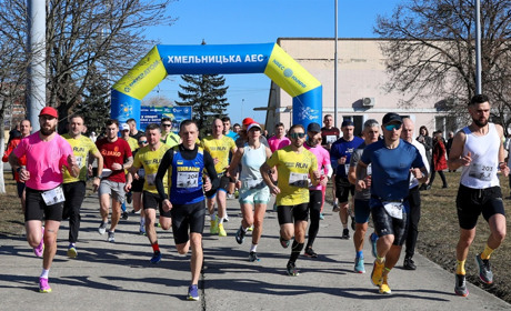 «Код витривалості»: у Нетішині вперше відбувся благодійний тріатлон