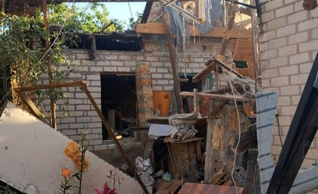 Били з танка та скидали боєприпаси з дрона: обстріли Херсонщини за добу