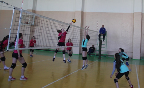 У Калинівці відбувається чемпіонат області з волейболу. Калинівчанки серед фаворитів
