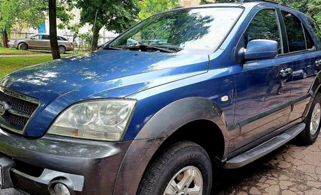 Зі Сміли військовим передали черговий автомобіль