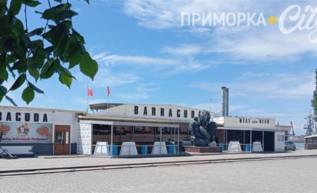 Занедбаний та геть порожній: як виглядає окупований Бердянськ напередодні курортного сезону