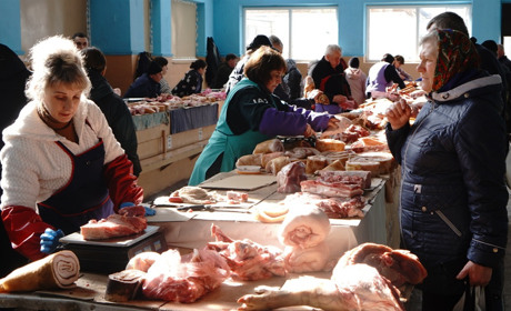 Cаджанці дерев, посадкова картопля та м'ясо: що найкраще купували на базарі в Переяславі? ВІДЕО