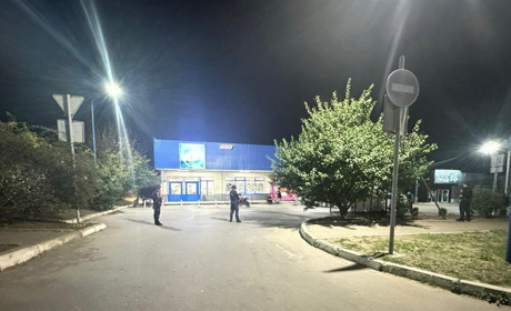 У Первомайську чоловік на парковці біля АТБ погрожував кинути гранату