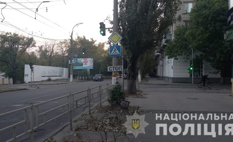В Херсоні поліцейські встановлюють особу водія, який після наїзду на пішохода залишив місце ДТП