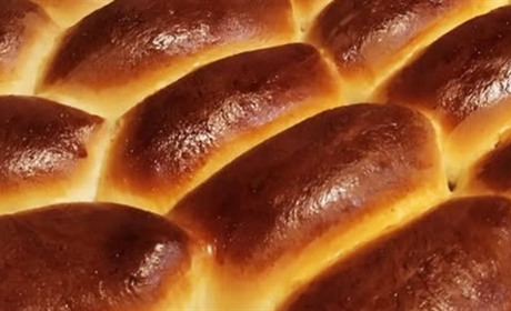 Готуємо сьогодні: пухкі смачнезні пиріжки з неймовірно ніжним тістом, що довго не черствіє