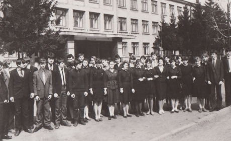 Унікальний випуск Золотоніської школи №2: колишні однокласники створили  5 подружніх пар