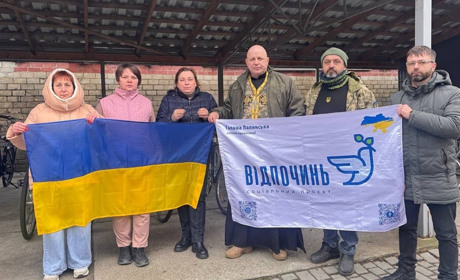 Благодійники подарують велосипеди дітям військових 61-го батальйону 104-ї Об ТРО