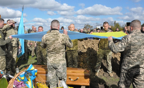 Золотої осінньої, але водночас сумної днини Чортків попрощався з двома загиблими Героями-містянами