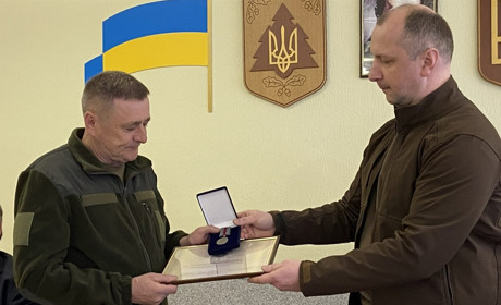 Екскерівника Славутського лісового господарство нагородили медаллю “За оборону України”