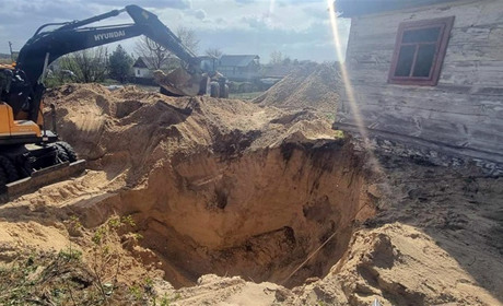 На Славутчині під час копання колодязя загинув чоловік: його засипало ґрунтом