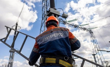 Відключення світла на Хмельниччині: чому це неминуче та як кожен з нас може допомогти енергосистемі