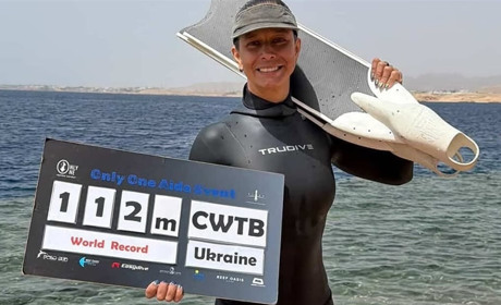 Українка Наталія Жаркова встановила два світові рекорди з фридайвінгу в Єгипті