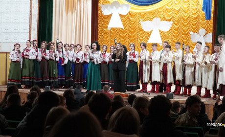 Музика, що об’єднує: концерт коледжу культури і мистецтв зібрав повну залу у Городку