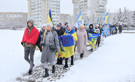 Мирна акція-нагадування та хода пам'яті на честь захисників, які боронили Вознесенськ. Фоторепортаж