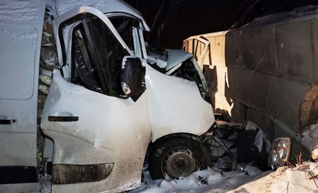 Поліція розслідує ДТП в Чернігівському районі: водій мікроавтобуса загинув