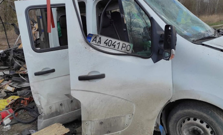 Автівка фастівських електромонтерів підірвалася на міні: вони відновлювали світло на Макарівщині