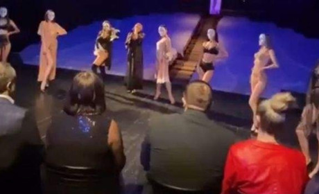 Еротичні танці перед губернатором