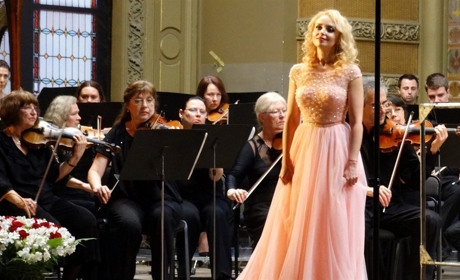 Уродженка Рахова Наталія Ткачук – заслужена артистка України