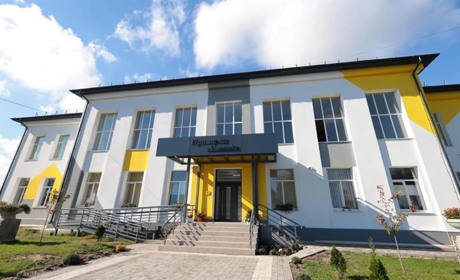У селищі Гірник на Червоноградщині триває реконструкція школи
