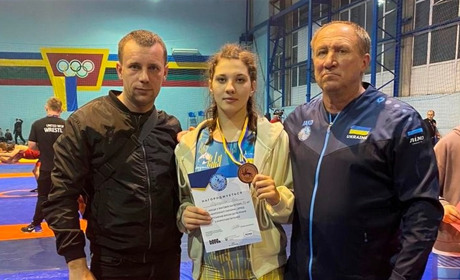 Юна борчиня вільного стилю зі Звягеля Яна Терещенко виборола бронзу на чемпіонаті України (U-15)
