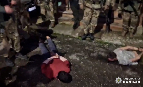 За напад на правоохоронців перед судом постануть четверо буковинців