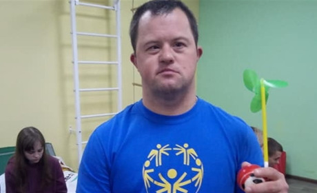 Пережив окупацію і знову підкорює спортивний світ: історія херсонця з синдромом Дауна