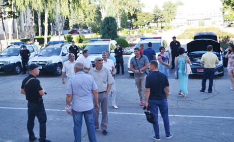 Поліцейські представили депутатам Покровська новий парк автомобілів