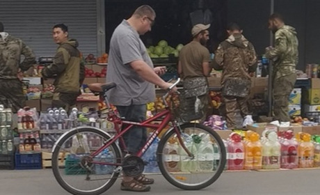 Що шукають окупанти на ринках Каховки