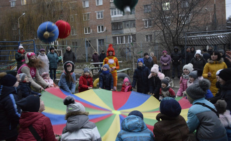 Шостий рік поспіль Костянтин Сілецький організовує новорічні свята для юних жмеринчан