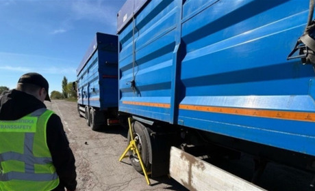 На трасі Одеса-Рені вантажівка перевищила вагу на 13 тонн: наклали штраф