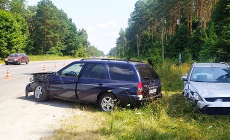 У Шепетівському районі сталася ДТП – не розминулися два «Форди», одного з водіїв ушпиталили