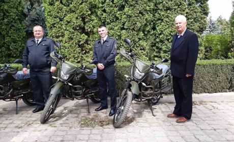 До Дня працівників лісу Рафалівський держлісгосп своїм працівникам подарував мотоцикли