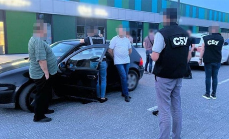 Обіцяв уникнути покарання за нетверезу їзду: у Дрогобичі затримали адвоката під час одержання хабара