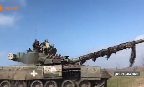 Під Бахмутом танкісти 30 ОМБр б’ють ворога його ж зброєю (відео)