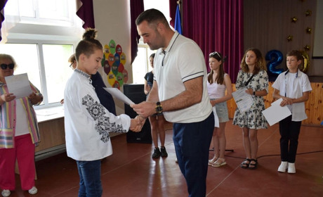 У Дівичківській громаді відзначили обдарованих учнів преміями на суму 250 тисяч: кого саме?