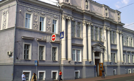 Обшуки в Чернігівській міськраді. Заступника мера забрали у Київ для обрання запобіжного заходу