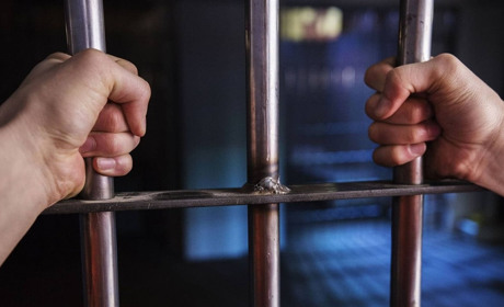 Побив, а потім задушив: 35-річного жителя Черкаського району підозрюють у вбивстві сусіда